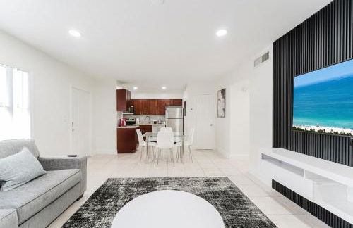 Modern Boca Condo Near FAU - 2 KING BR, Pool - Foto 6