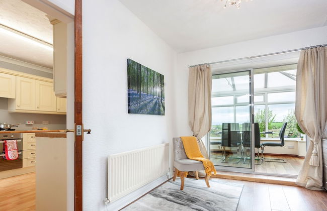 HC Property - Vale View - Photo 2