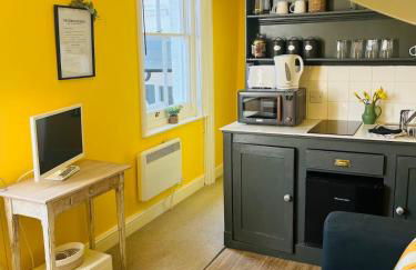 The Beach Retreat - A Bijou Seaside Maisonette - Foto 9