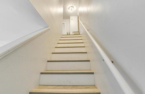 10 Mi to Navarre Beach! Waterfront Rental w/ Pool - Foto 20
