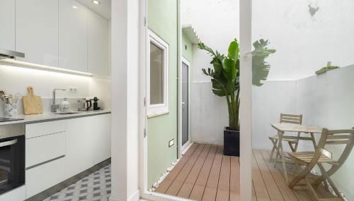 WHome Chic 1-bed w/ Patio perfect to explore Lisbon - Foto 4