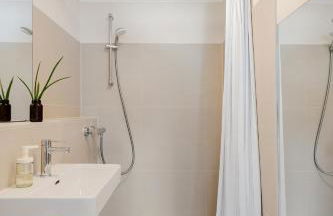 Charming top-floor apartment - Photo 14