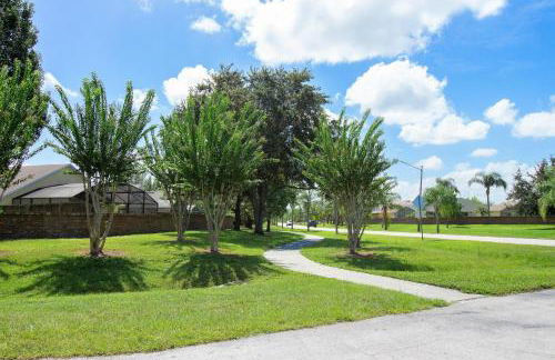 South Facing Pool with Lake View - Ideal for Families & Couples - Foto 46