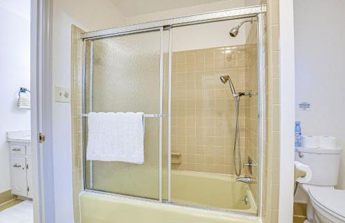 Lakefront Raleigh Home with Deck 12 Mi to Downtown! - Foto 18