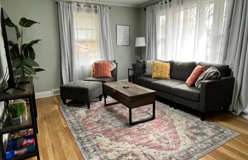 Classy Catch - Photo 1