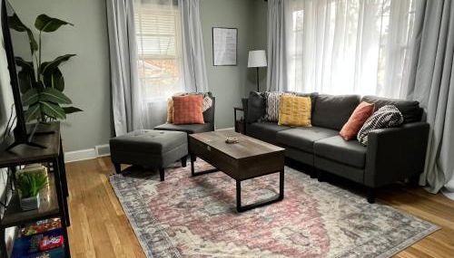 Classy Catch - Photo 1