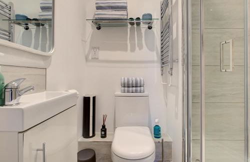 Stylish, business traveller friendly apartment, with free parking and Netflix - Foto 10