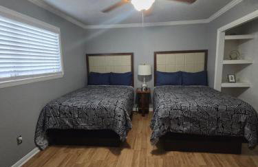 HoustonGem Private Pool & Hot Tub 20 Min to DT - Foto 3