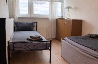 Zentrales Apartment für bis zu 6 Personen mit Balkon, Parkplatz, Waschmaschine & direkten Einkaufsmöglichkeiten - Foto 10