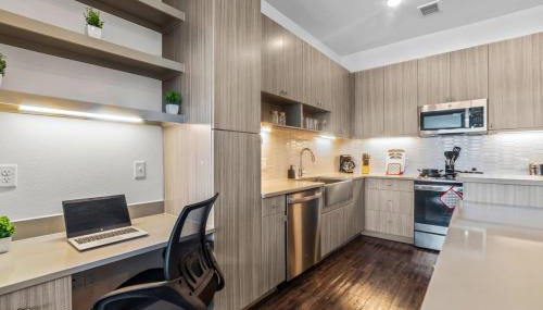 Luxurious New Unit 1Bd1Ba Pool Golf Sim - Foto 4