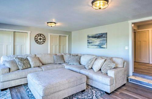 Lakeside Lacey Gem with Sauna and Private Dock - Foto 13