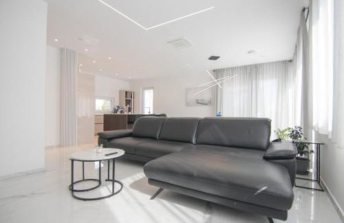 Villa Ancora, Luxury Villa with Pool - Photo 13