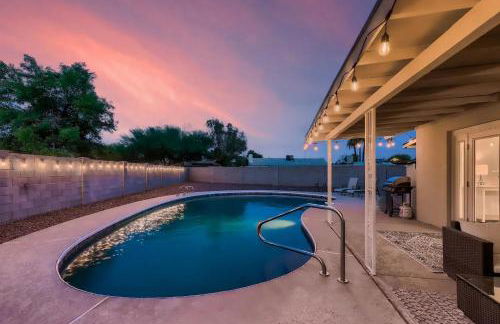 Peaceful Family Friendly 4 Bedroom Home with pool - Photo 14