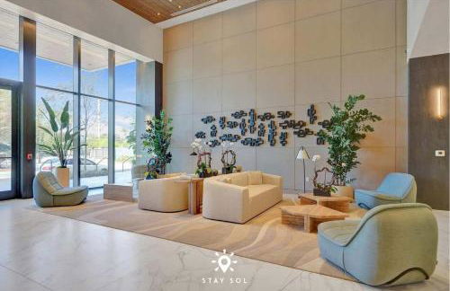 Chic 2BR Apartment Gym & Balcony Views - Foto 67