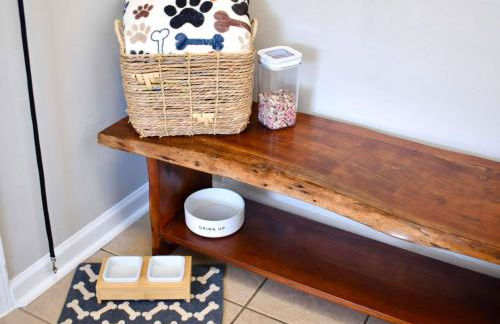 Soak n Stroll 2 State St Casino Firepit Dogs OK - Foto 30