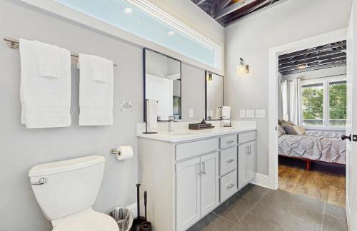 Walkable Gem! Dtwn Chattanooga Base with Balcony - Foto 15