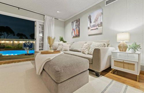 Majestic Lux Home with Heated Pool and Spa! - Foto 5