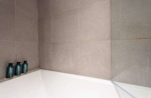 Elevated Elegance 1BR 1BA Flat in Wellmeadow Rd 65B - Foto 25