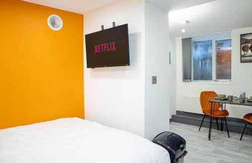 City Centre Studio With Self Check-In Washer Dryer Netflix & WiFi - Foto 8