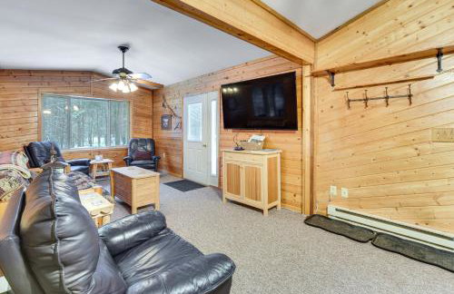 Woodland Cabin with Fishing, ATV and Snowmobile Trails - Foto 3