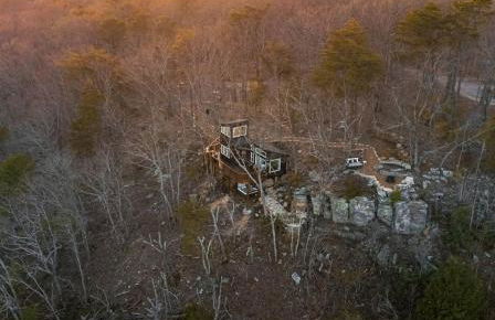 Breathtaking Tree House with Jacuzzi and Lofted Interior in Georgia - Foto 34