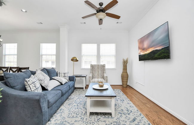 Lux Galleria Home-5BR Roof Deck - Foto 27