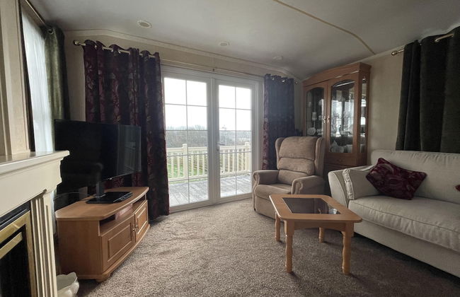 Captivating 2-bed Static Caravan on Private Land - Photo 7