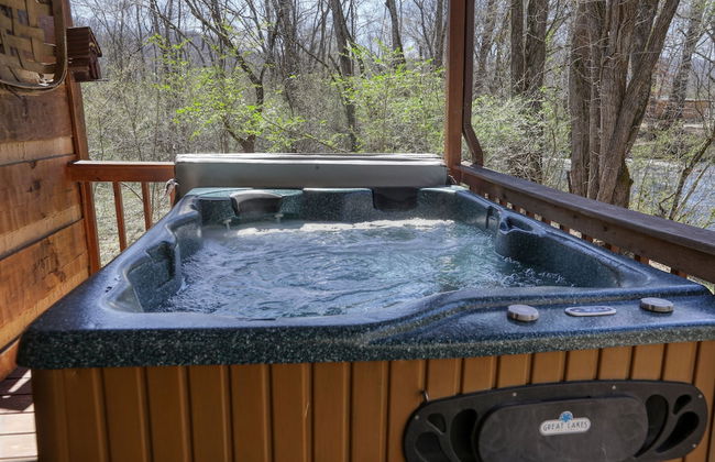 Creekside Memories - 2 Bedrooms, 2 Baths, Sleeps 6 Cabin by RedAwning - Foto 16