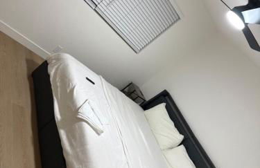 4 bedroom Luxuriously Furnished Modern Mansion With Pool, Spa, and Patio - Foto 5