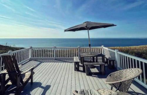 SeaView Sleeps 4to6 Pet friendly Parking - Photo 23