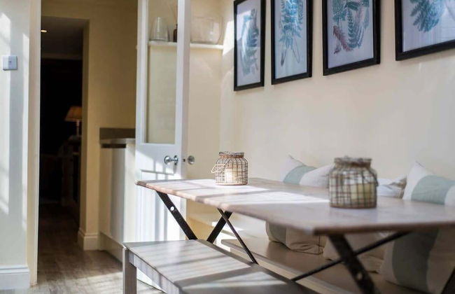 Delightful 2 Bed in Notting Hill - Near the Tube - Photo 8