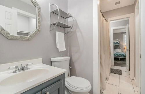 Cute & Cozy - Minutes from Downtown & BNA - Foto 14