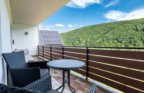 Elbling Appartement for 4 People - Billiards - 2 Bedrooms - 2 Bathrooms - Balcony with Mosel View - Parking - Wine Barrel Bar - Fully Equipped Kitchen - Netflix - WaipuTV - 3 km from Cochem - Foto 25