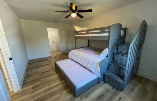 Bayside Cove Retreat Your Coastal Escape - Photo 13