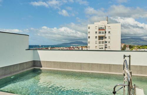 TARIFA ICEBERG 15 - Ático de lujo nuevo con Terraza Garaje y Piscina - Foto 4