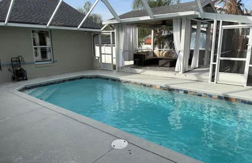 The Poolside Escape - Foto 21