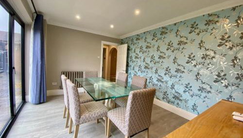 Beautiful 5 Bed 3 Bathroom Detached Family Home 8 - Foto 4