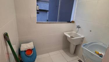 Um apartamento com vista para oarma - Foto 2