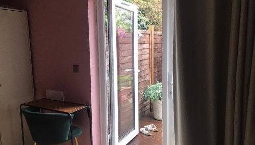 Garden Studio Annex w/free parking - Foto 3