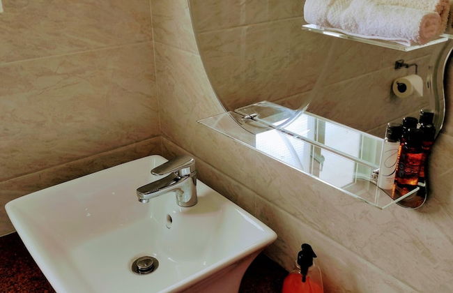 Lucy's guesthouse - Photo 32