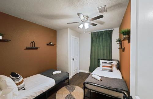 Botanical Oasis near Riverwalk - Sleeps 12 - Foto 24