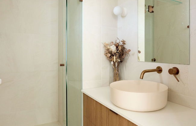 Tugun Retreat - 5BRM Home with Pool - Photo 26