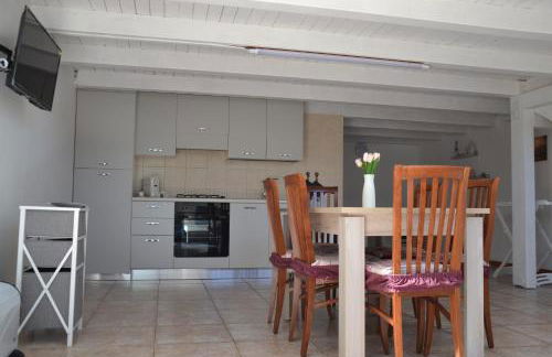 ENDLESS SUMMER APARTMENTS - Photo 17