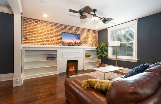 Cozy Family Home - Walk to MO Botanical Gardens - Photo 24