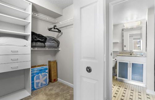 Business District Modern Apartment - Foto 14