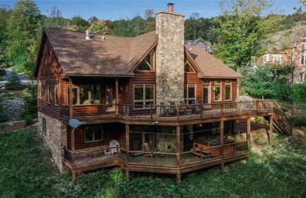 Luxurious Chalet! Hot-tub, Bonfire & Ideal Location for Skiing & Town - Foto 26