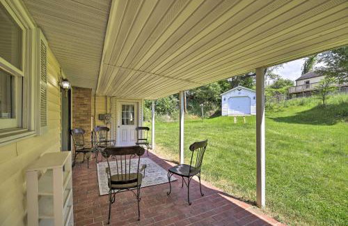 Bluefield Retreat with Pool Table Near Parks! - Foto 28