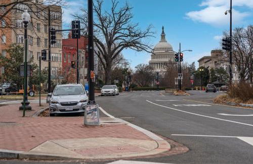 2 Blocks from the US Capitol - Photo 2