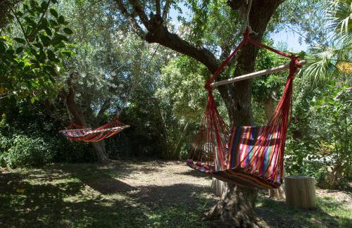 Sofiana's Garden Retreat with Private Pool - Foto 17