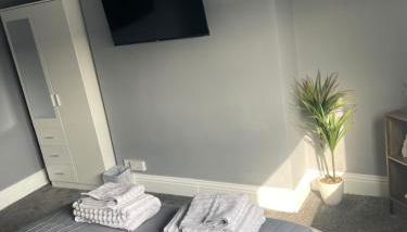 Affordable Luxury 4 Stunning apartment Sunderland close to City centre hospital Crown Works Studio and Nissan - Foto 3